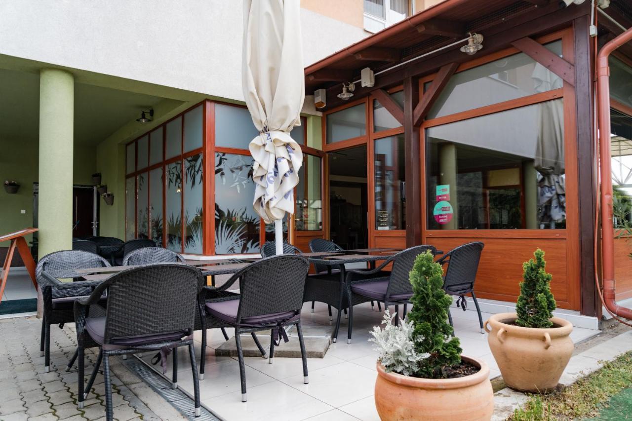 Panorama Hotel بيكيسكسابا المظهر الخارجي الصورة