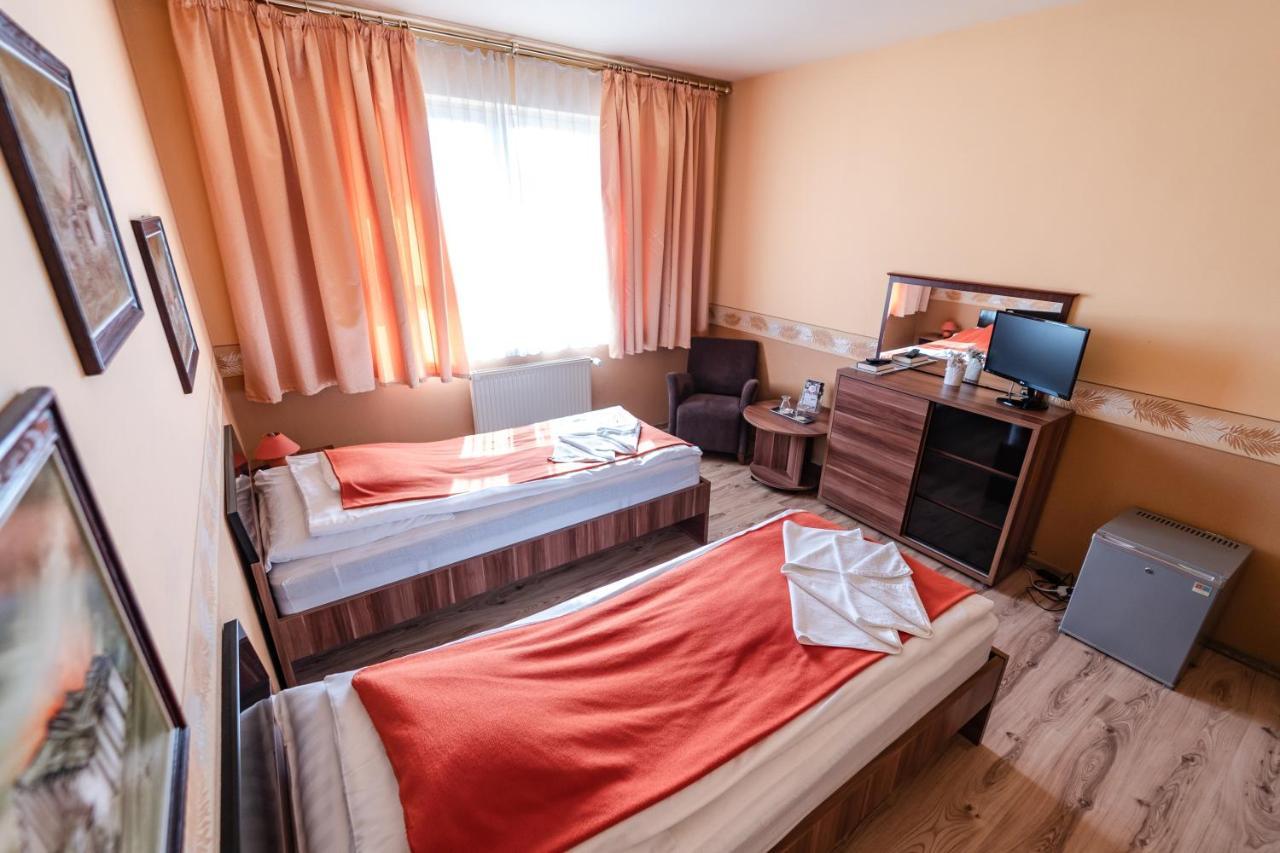Panorama Hotel بيكيسكسابا المظهر الخارجي الصورة