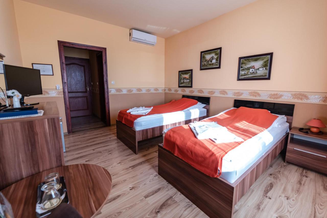 Panorama Hotel بيكيسكسابا المظهر الخارجي الصورة